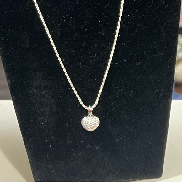 Pave’ Moissanite heart pendant set in 925 Sterling silver with 925 rope chain - Picture 4 of 7